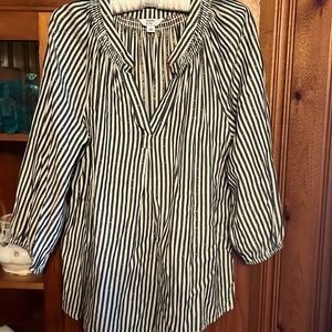 Crown & Ivy Navy Blue Striped Top Size L